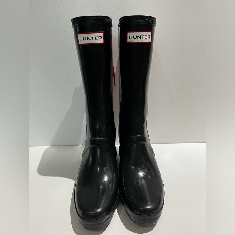 Súper chic Hunter boots with wedge. Not only useful but super cool.